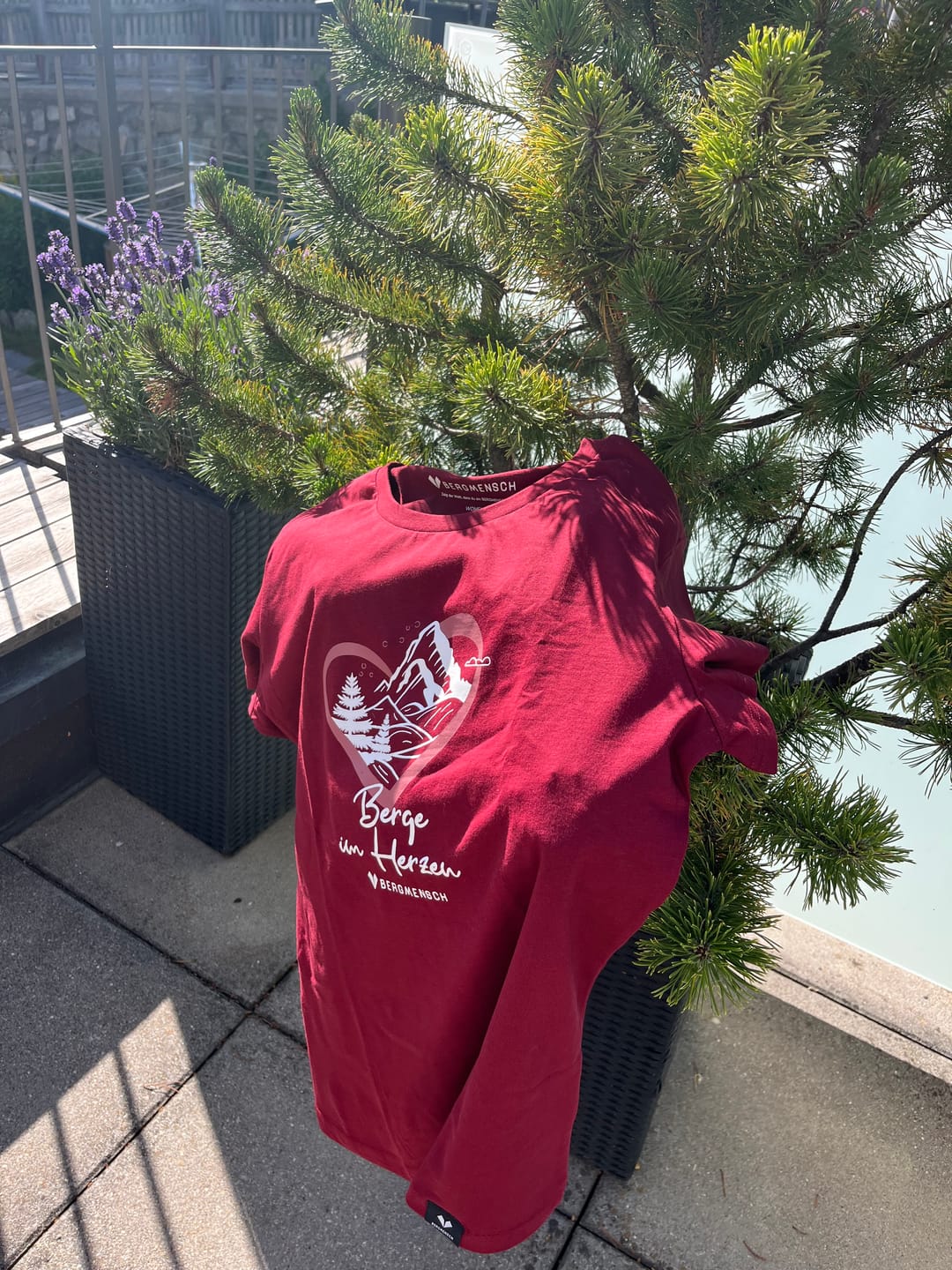 Customer photo review of Berge im Herzen - Damen Premium Organic Shirt