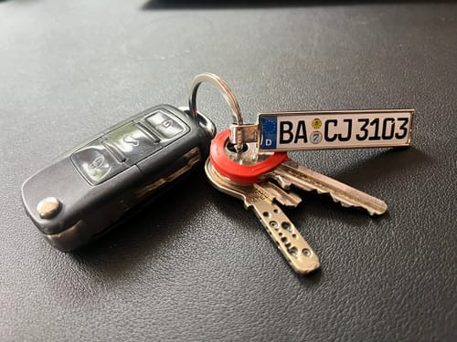 Customer photo review of Kennzeichen Schlüsselanhänger Mini Nummernschild Metall