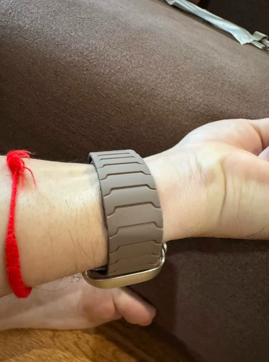 Customer photo review of Magnetic Silicone Sport Strap for Apple Watch