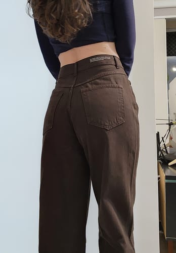 Talita R. review of Calça Jeans Wide Leg Buriti Marrom Escuro image 1 out of 1