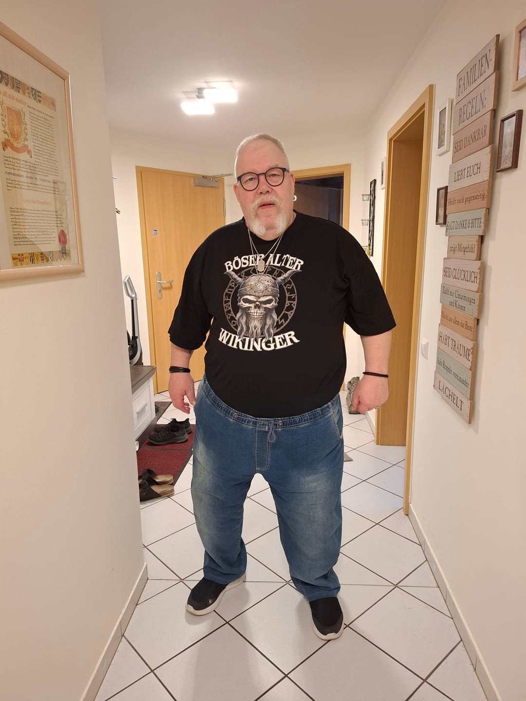 Customer photo review of Wikinger Premiumshirt 'Ich bin der Schildwall' – Stolz und Schutz mit dem Helm of Awe