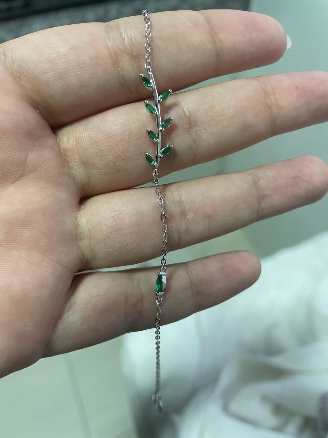 Customer photo review of Pulseira Folhas Verdes Prata 925