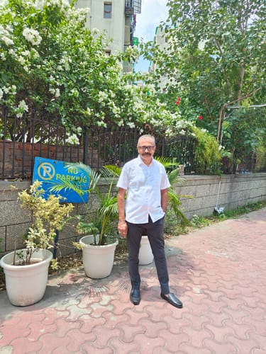 Customer photo review of Victor - 100% Cotton Formal Dobby White Shirt For Men | Uathayam