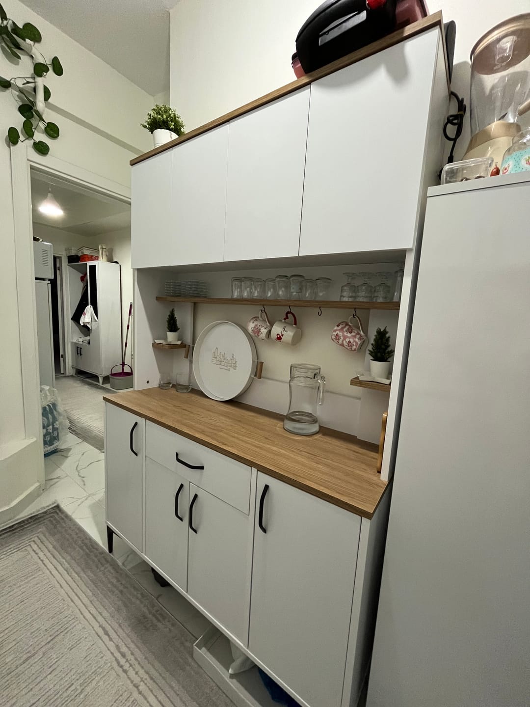 Customer photo review of Rani JE177 Çok Amaçlı Dolap 8 Kapaklı Raflı Kiler Mutfak Dolabı Sepet Ceviz - Beyaz