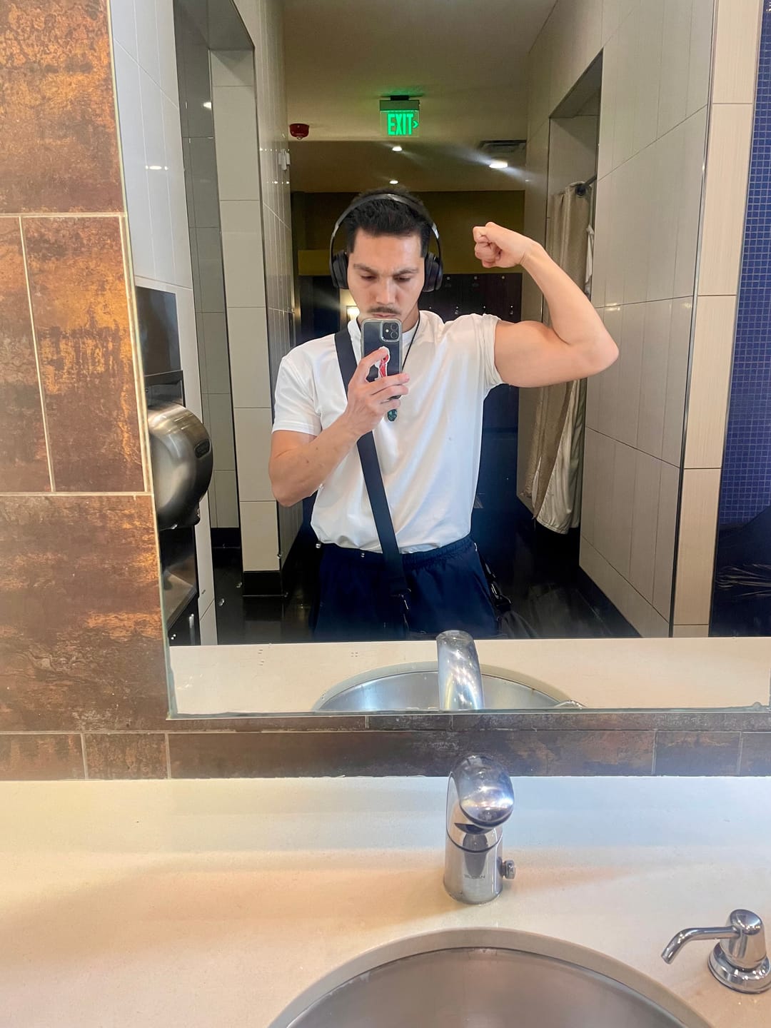 Customer photo review of 4097 - Cropped Tailored Tees