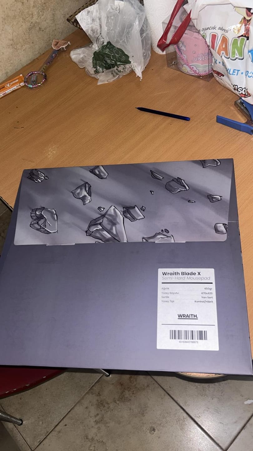 Customer photo review of Wraith Blade X Semi-Hard Mousepad