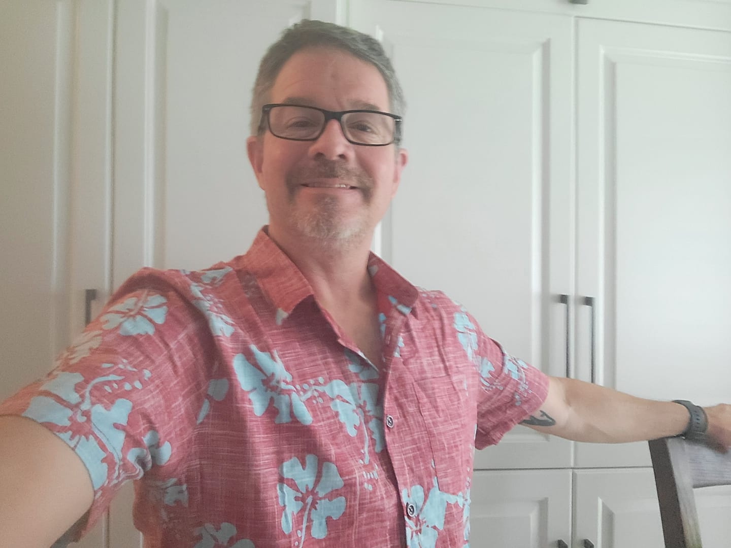 Customer photo review of Men's Red Floral Vintage Short Sleeve Button Up Beach Tropical Hawaiian Shirt