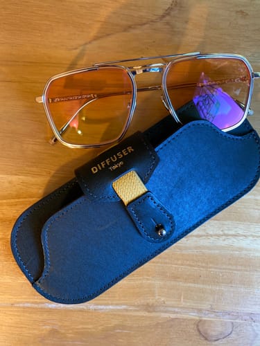 Customer photo review of Diffuser Tokyo - Oil Leather Smart Eyewear Case - Dark Green & Brown
