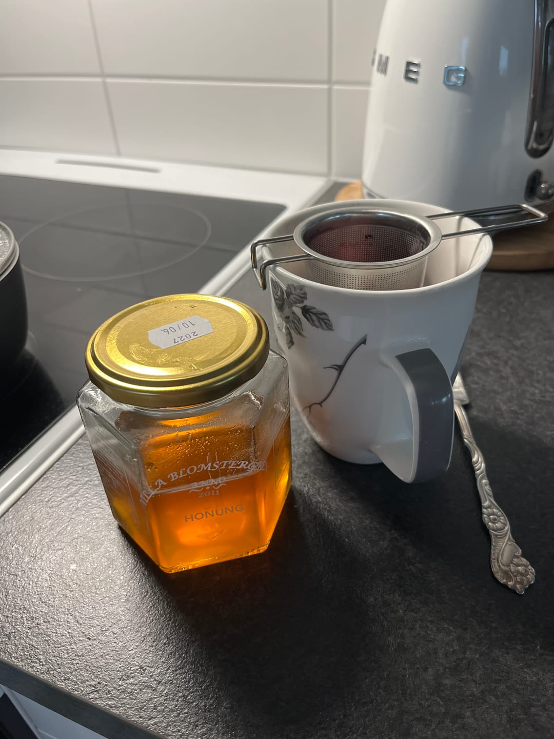 Customer photo review of 2 kg flytande honung + 110g bipollen för 579kr ink. fri frakt!