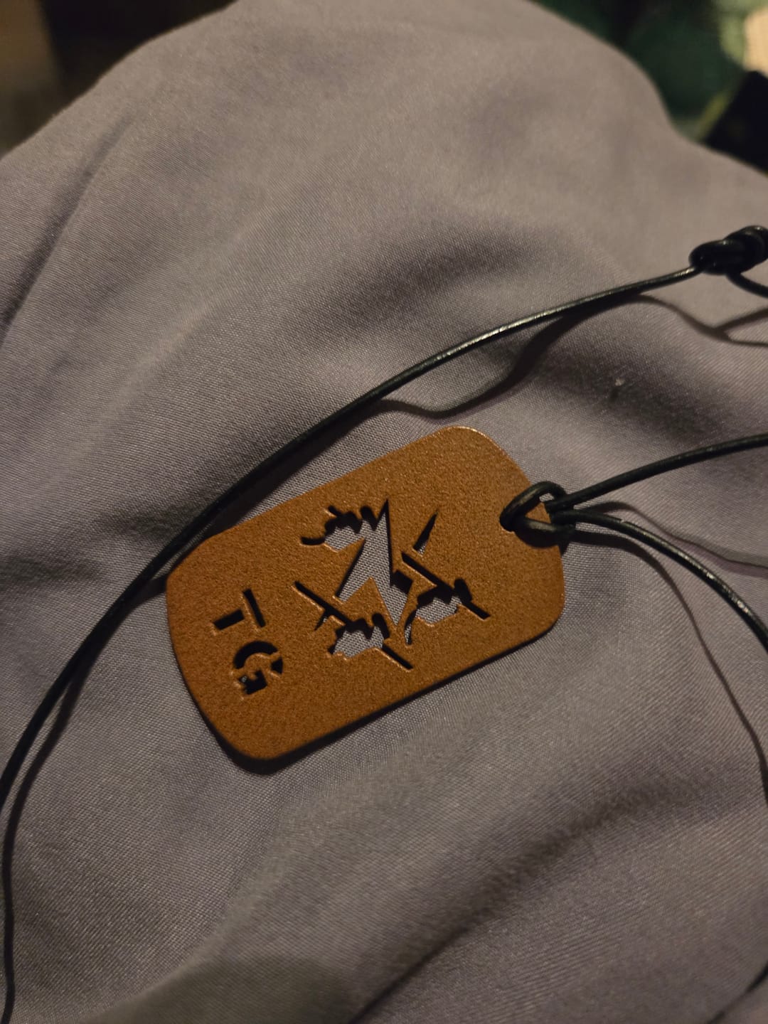 Customer photo review of Elektriker - Personalisierbare Laser-Halskette für Männer