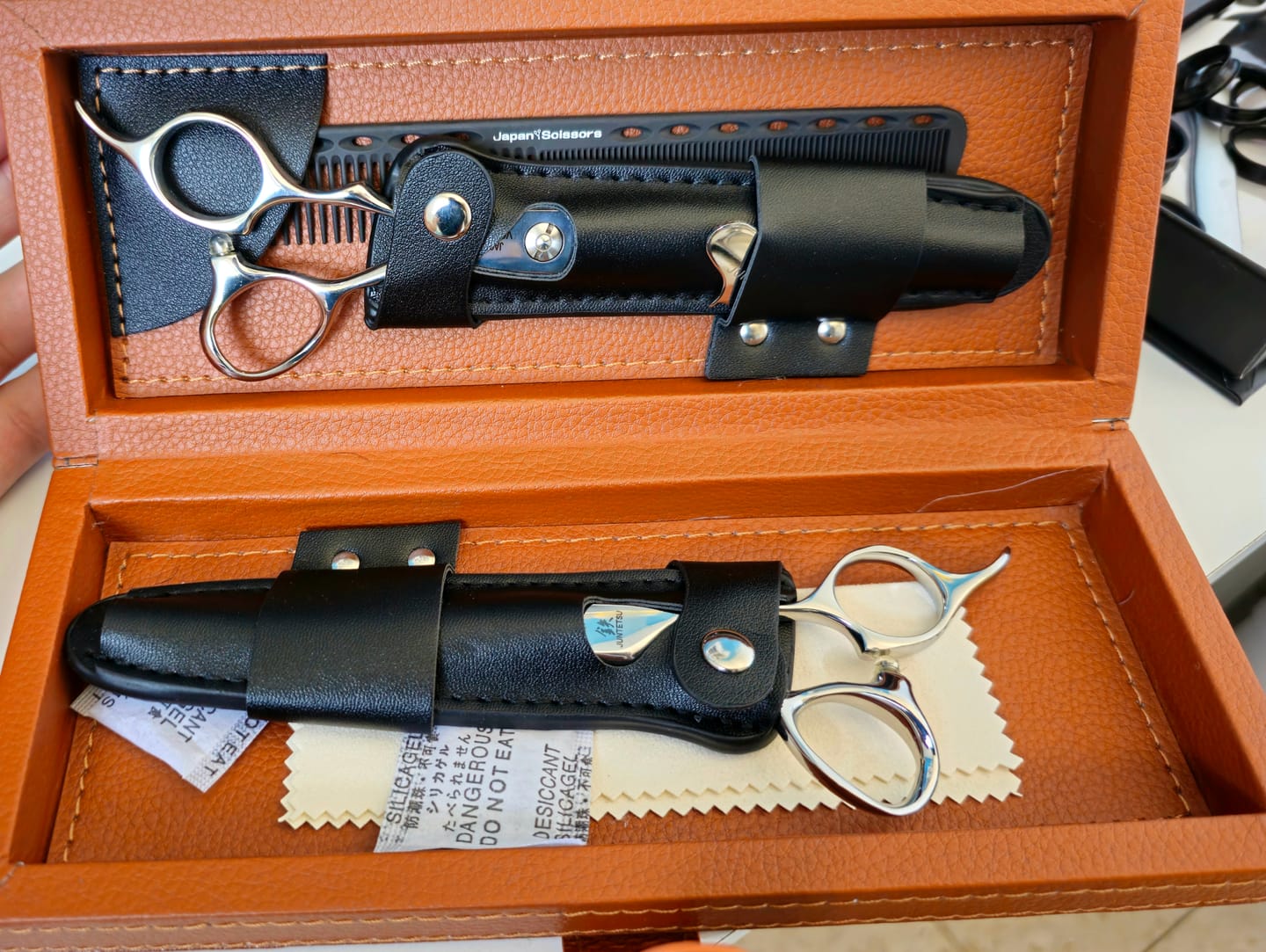 Customer photo review of Juntetsu Zenith Professional Hairdressing Scissor Set
