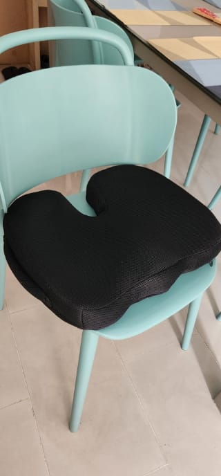 Customer photo review of Gel & Memory Foam Coccyx Seat Cushion for Pressure Relief