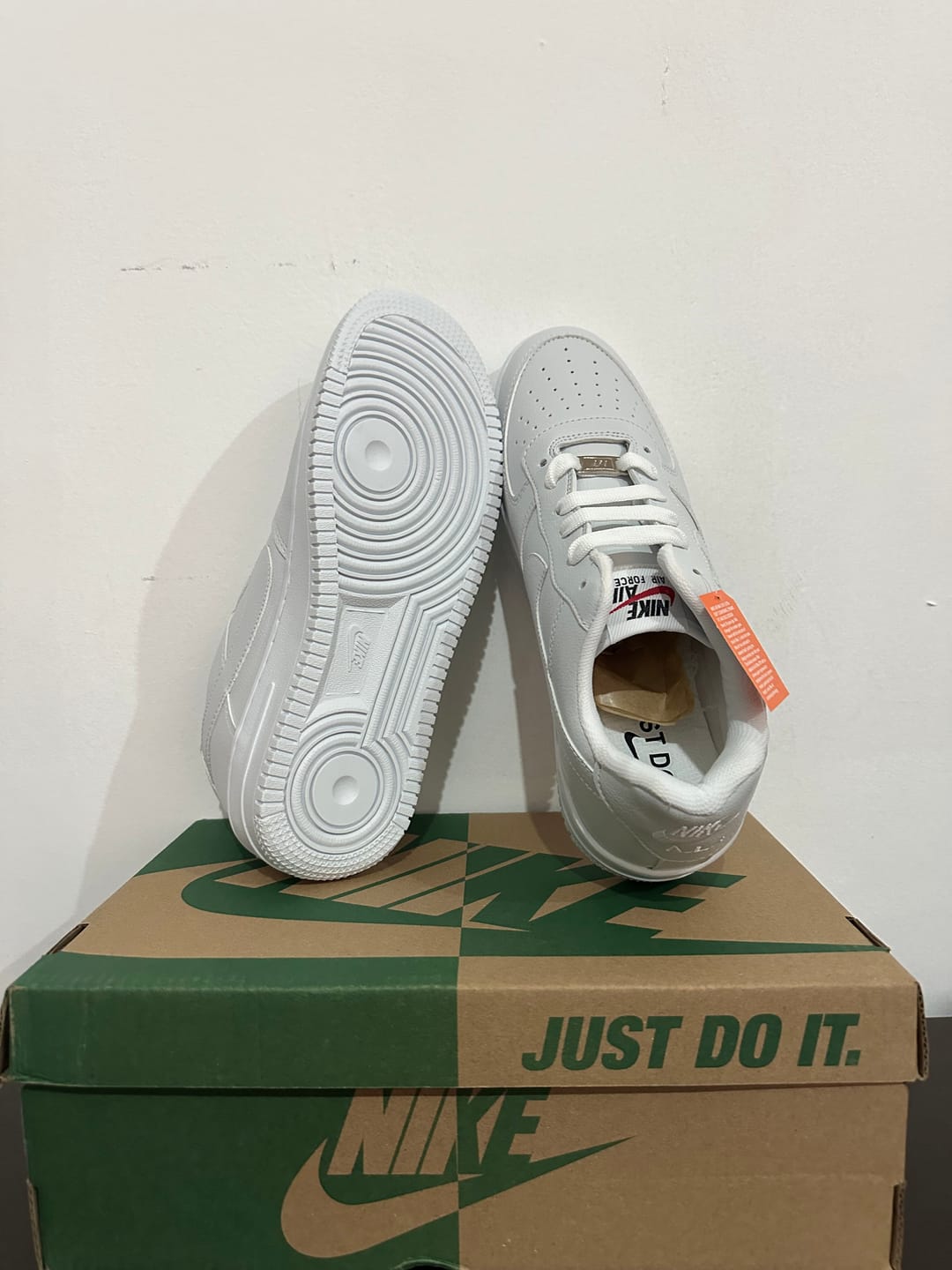 Customer photo review of Paq 6 Pares Tenis 270 Blanco Total 25/28.5