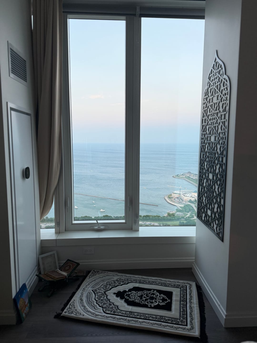 Customer photo review of Interior Mihrab Wooden Prayer Niche - Islamic Home Decor | 6-Pointed Star