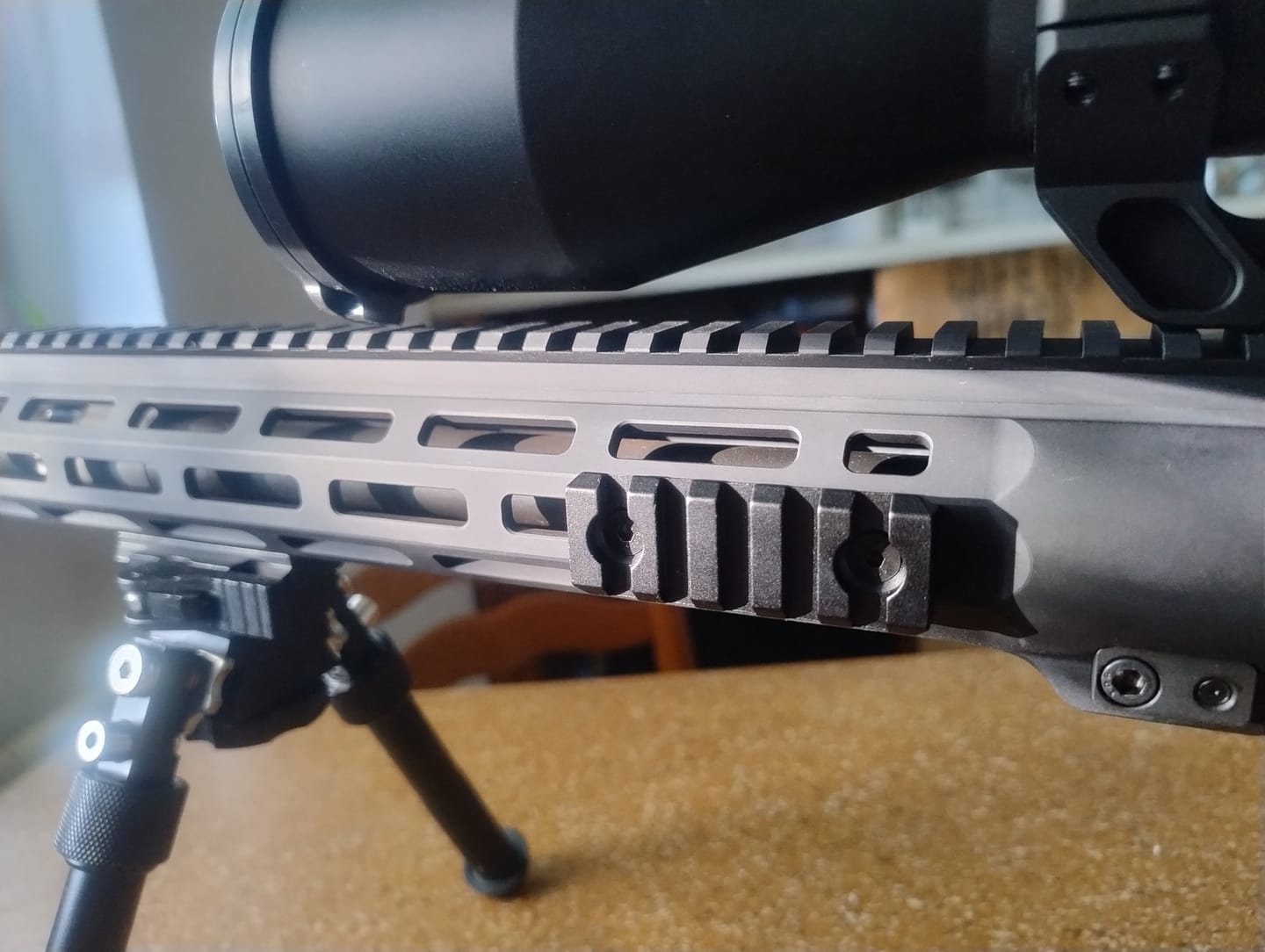 Customer photo review of Vector Optics 21mm MLOK Schiene Länge wählbar