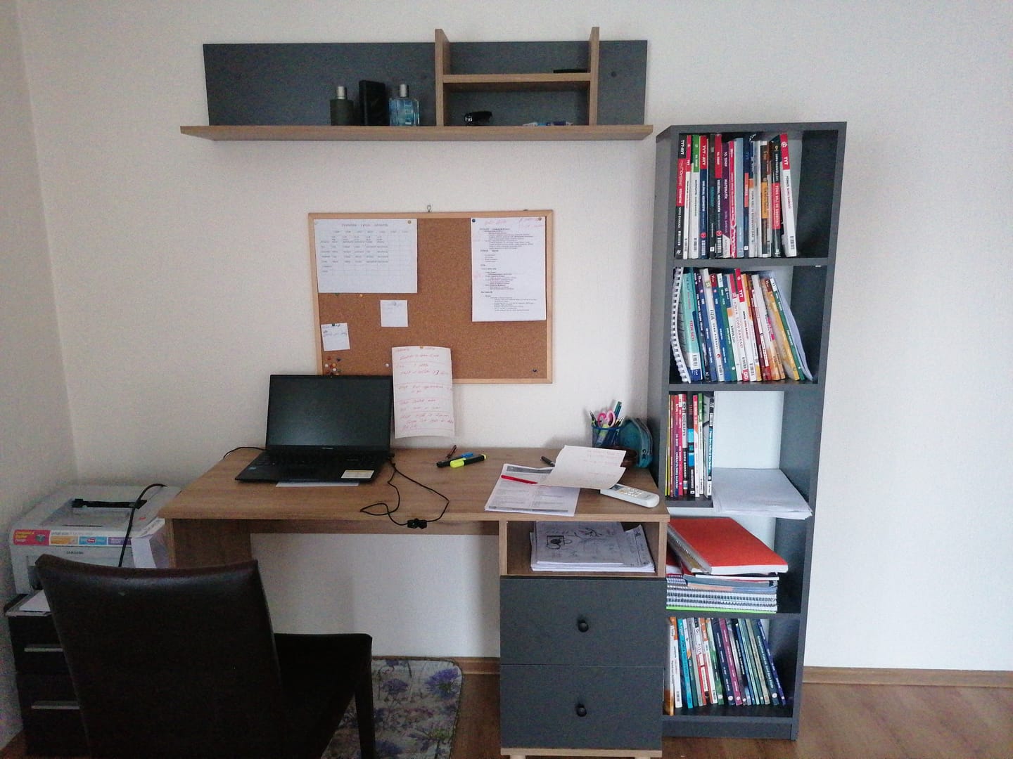 Customer photo review of Rani HA115 Çekmeceli Kitaplıklı Çalışma Ofis Bilgisayar Masası Sepet Ceviz - Antrasit