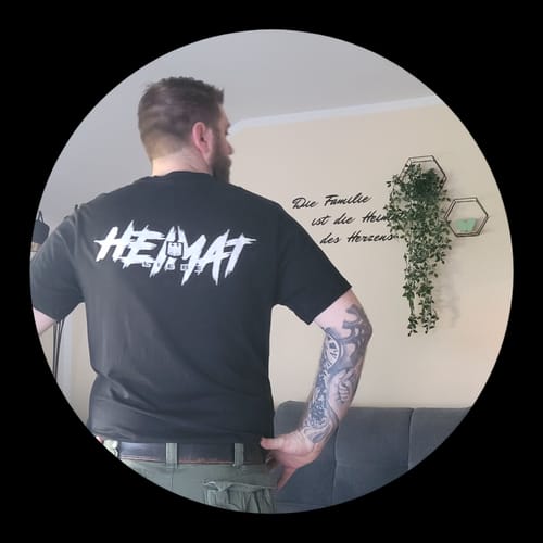 Customer photo review of Shirt - Heimatliebe - Black