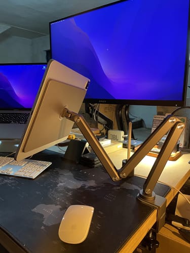 Customer photo review of KUXIU X36 iPad Magnetic Tablet Stand Aluminum Alloy Boom Arm Adjustable Tablet Stand
