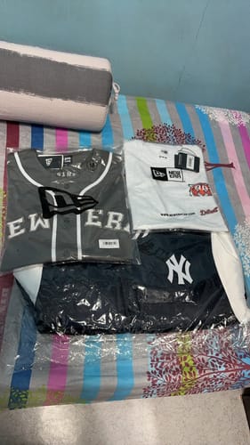 Customer photo review of Detroit Tigers MLB Felt Pocket Grey Short Sleeves T-Shirt