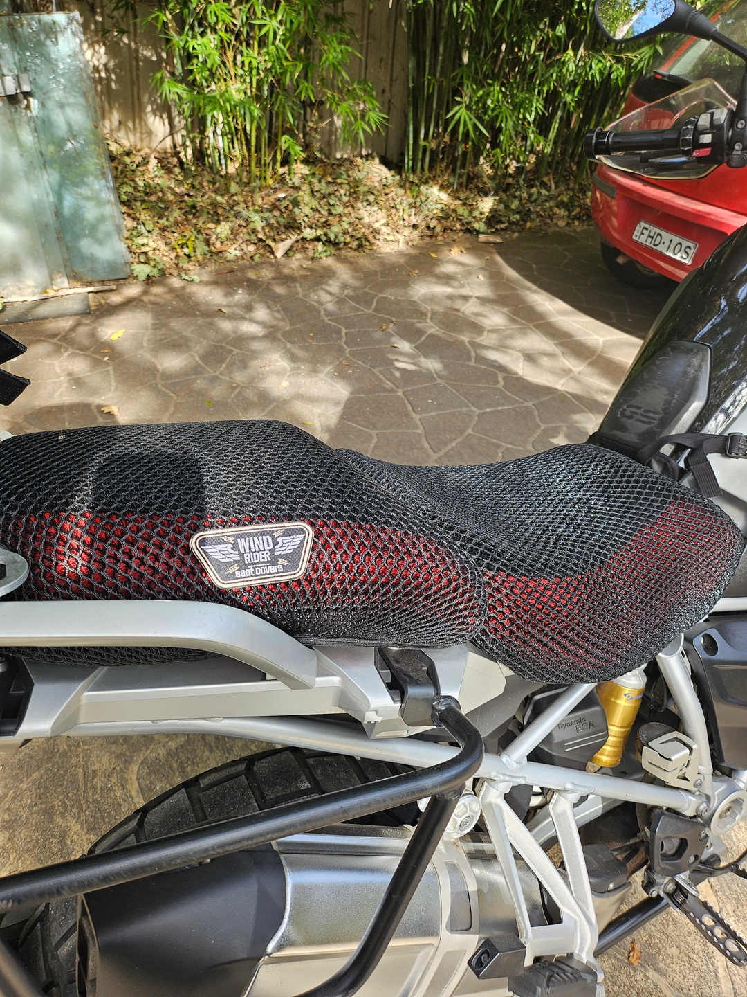 Wind Rider mesh seat cover on a BMW R 1200 GS