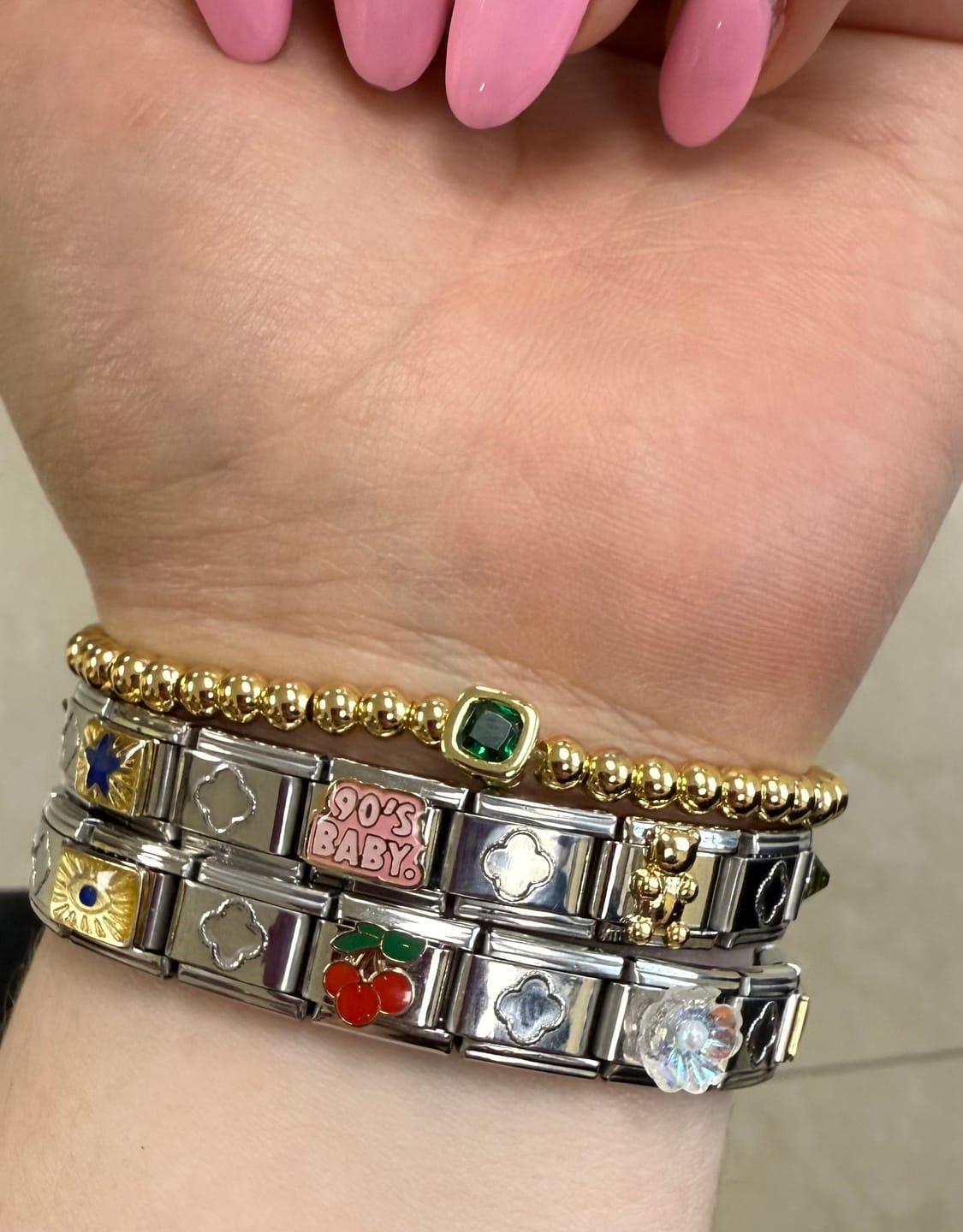 Customer photo review of Charm Triple Cereza Con Contorno Dorado