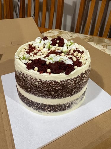 Customer photo review of red velvet cake