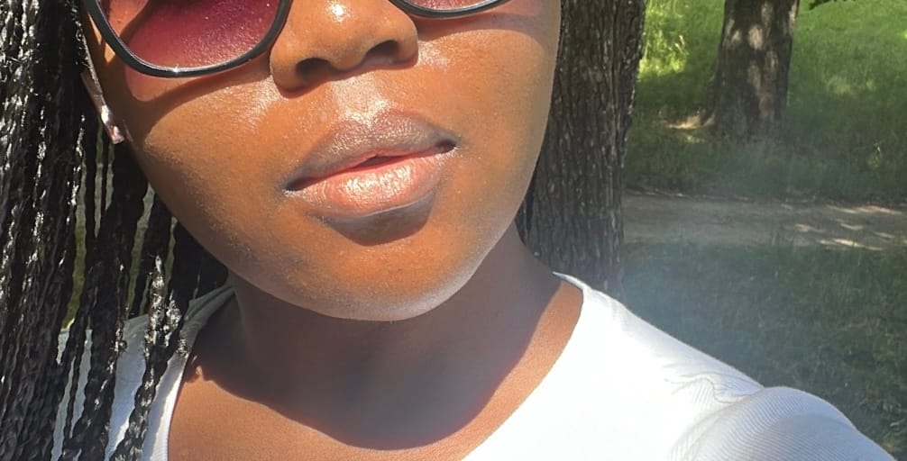 Customer photo review of Glowbar 3% Salicylic Acid + 10% Sulphur Face and Body Soap Bar