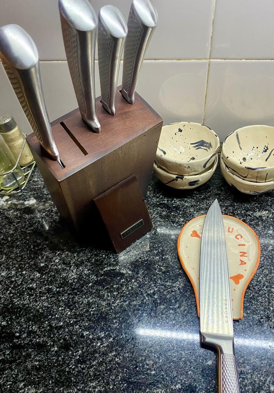 Customer photo review of Taco De Cuchillos Profesional Sakura Straff Junior De Madera Acacia - 6 Piezas