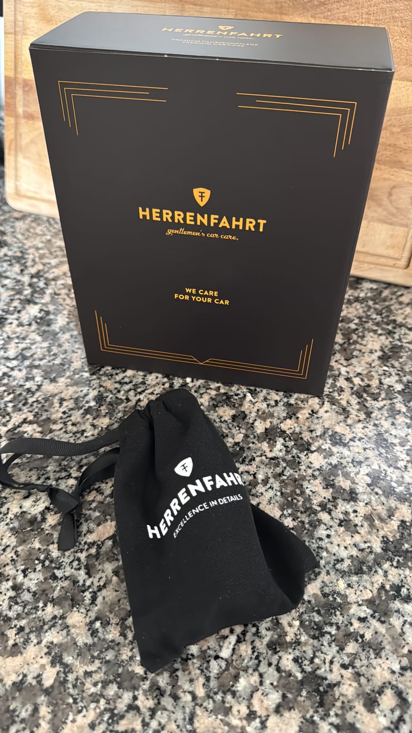 Customer photo review of Innenraumreiniger Schaum + Reinigungspad + Reinigungstuch