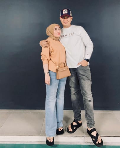 Customer photo review of New Era Basic White Long Sleeve T-Shirt