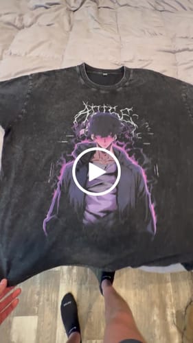 Customer video review of Solo Leveling Hunter's Rise Oversized Vintage T-Shirt