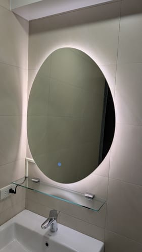 聖富 review of 不規則蛋型無框浴室除霧燈鏡 可調光 image 1 out of 1