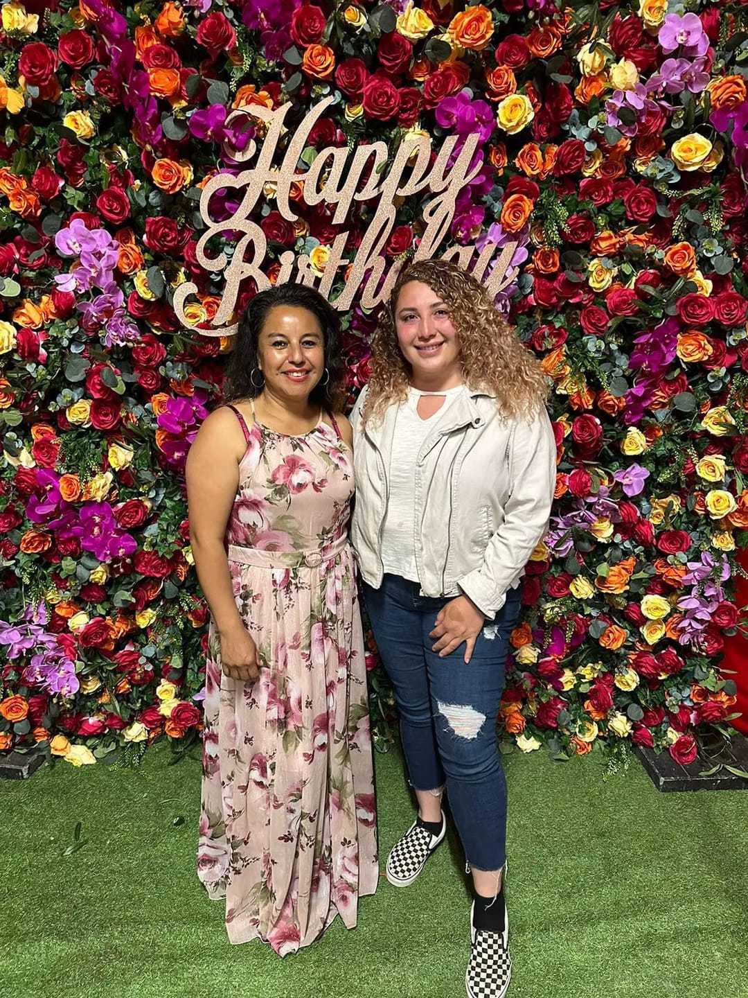 Customer photo review of Aliflowers 5D Colorful Artificial Fabric Roller Curtain Floral Party Backdrop Wall ALFWL167