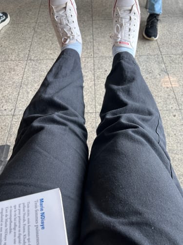 Vivian K. review of Calça Jeans Mom Jequitibá Preta image 1 out of 1