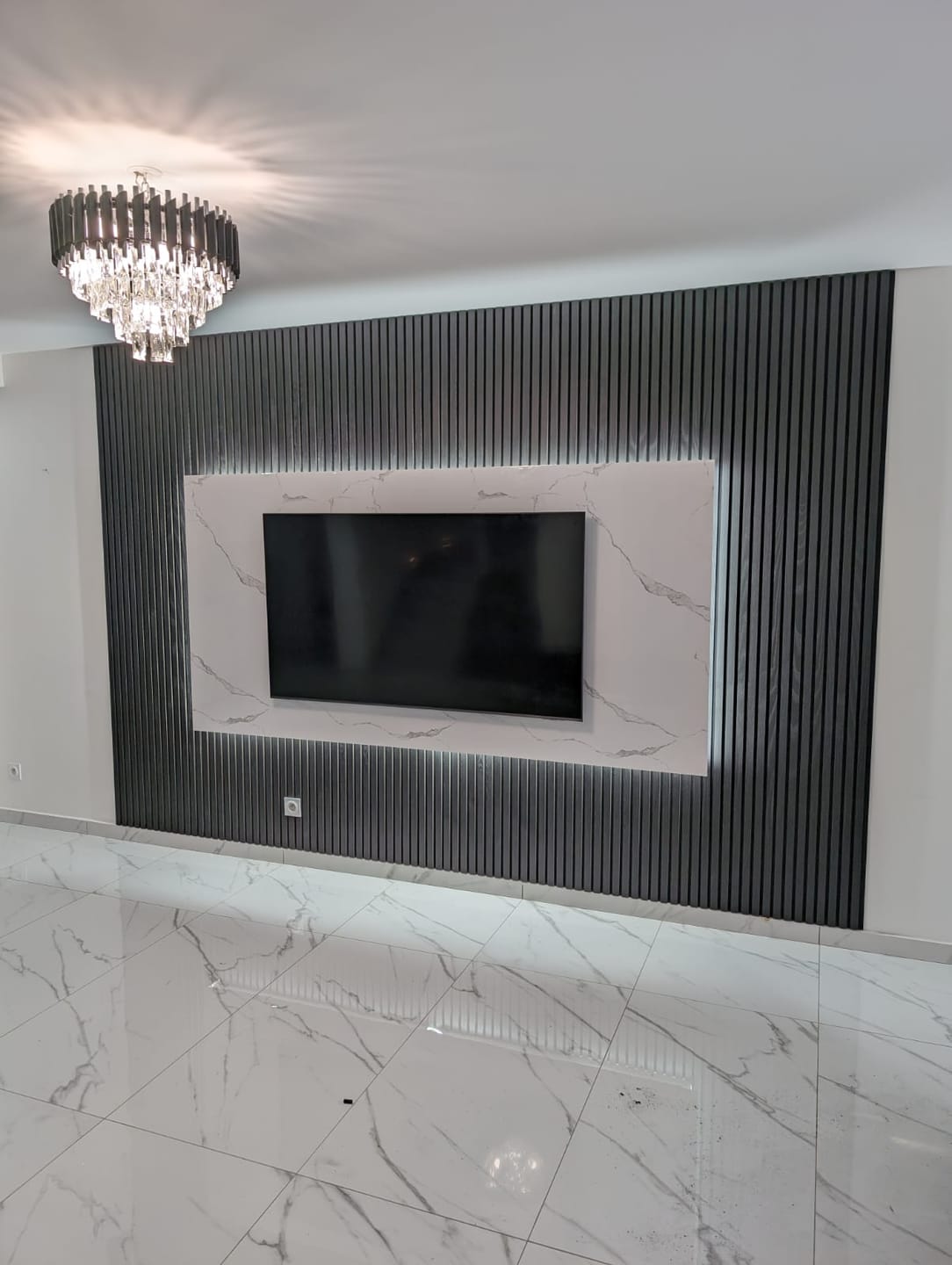 Customer photo review of Panneau Mural PVC Effet Marbre Blanc 260x120x0.3 cm