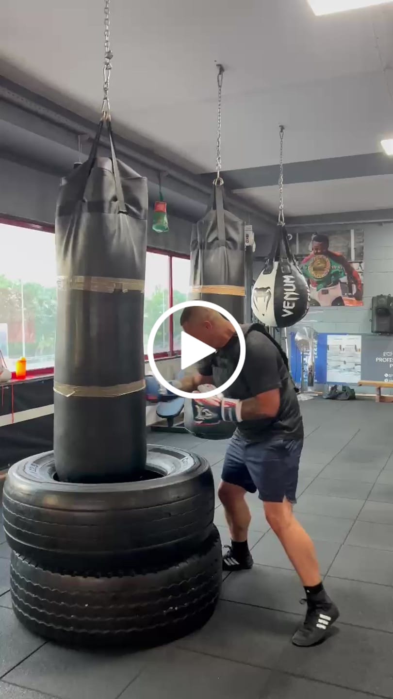 Customer video review of Manusi Box Knockout Pro Sparring 2.0