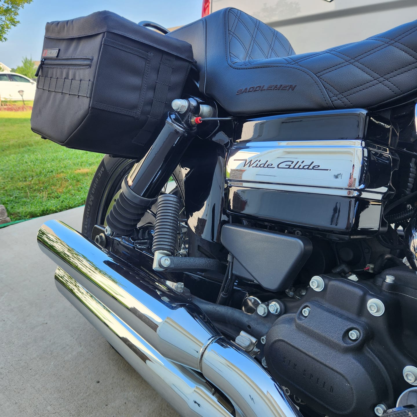 Customer photo review of 18L - Patriot Medium Motorcycle Throw Over Saddlebags for Harley Dyna Wide Glide FXDWG/I
