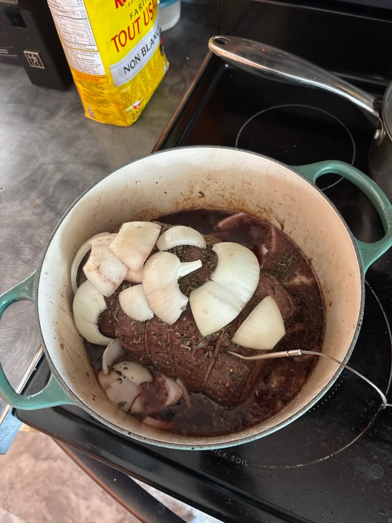 Customer photo review of Le Creuset Signature Cast Iron 5.5 QT (5.3L) Round French Oven