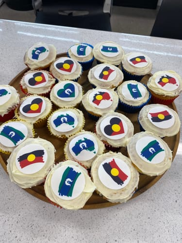 Customer photo review of Australian Aboriginal Flag - Edible Icing Images