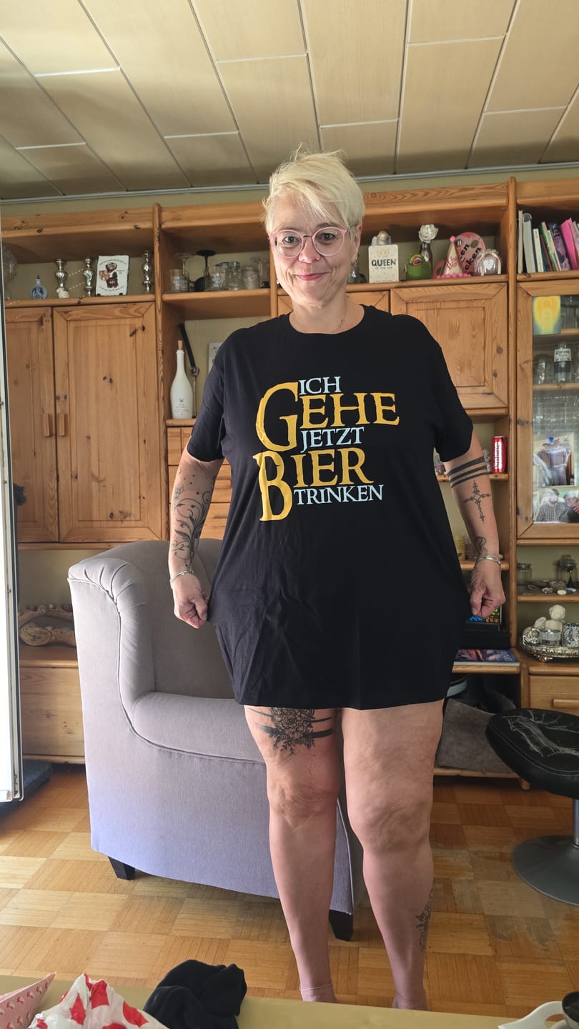 Customer photo review of ICH GEHE JETZT BIER TRINKEN Beidseitig | Premium Shirt Unisex