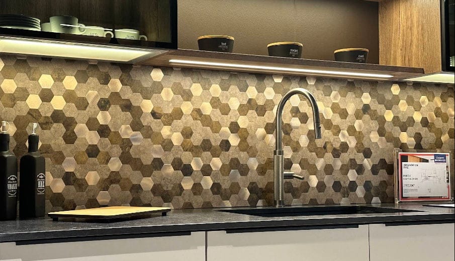 Customer photo review of Mosaique Adhésive Hexagone Cuivre marron pour crédence de cuisine