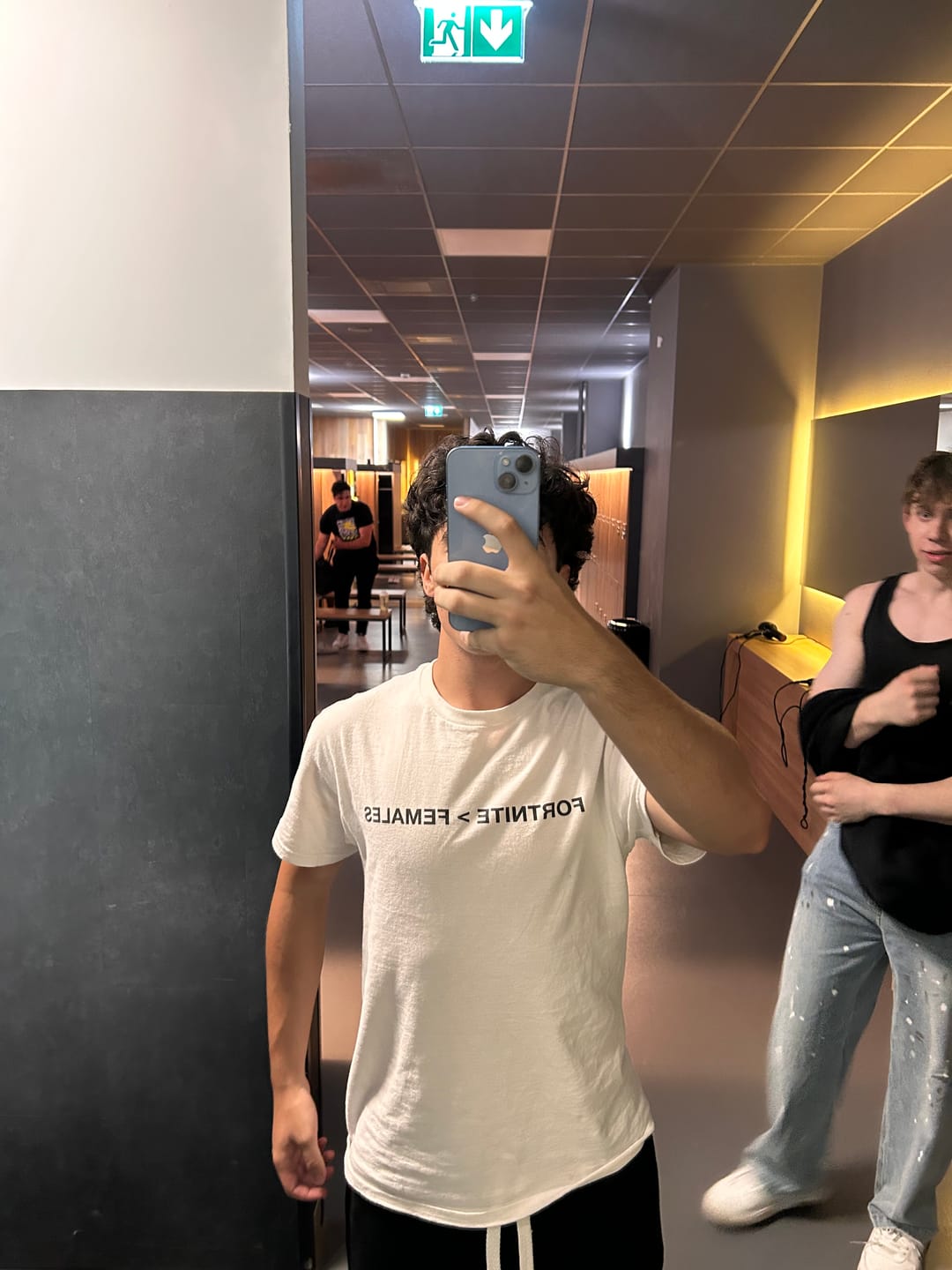 Customer photo review of Fortnite > Females T-Shirt