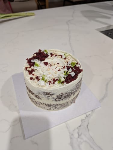 Customer photo review of red velvet cake