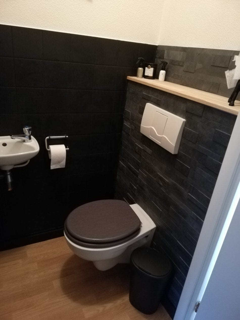 Customer photo review of Pierre Naturelle Adhésive Noir Hong Kong
