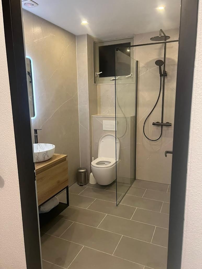 Customer photo review of Panneau PVC Effet Marbre Bleuté avec Veine Doré Oslo