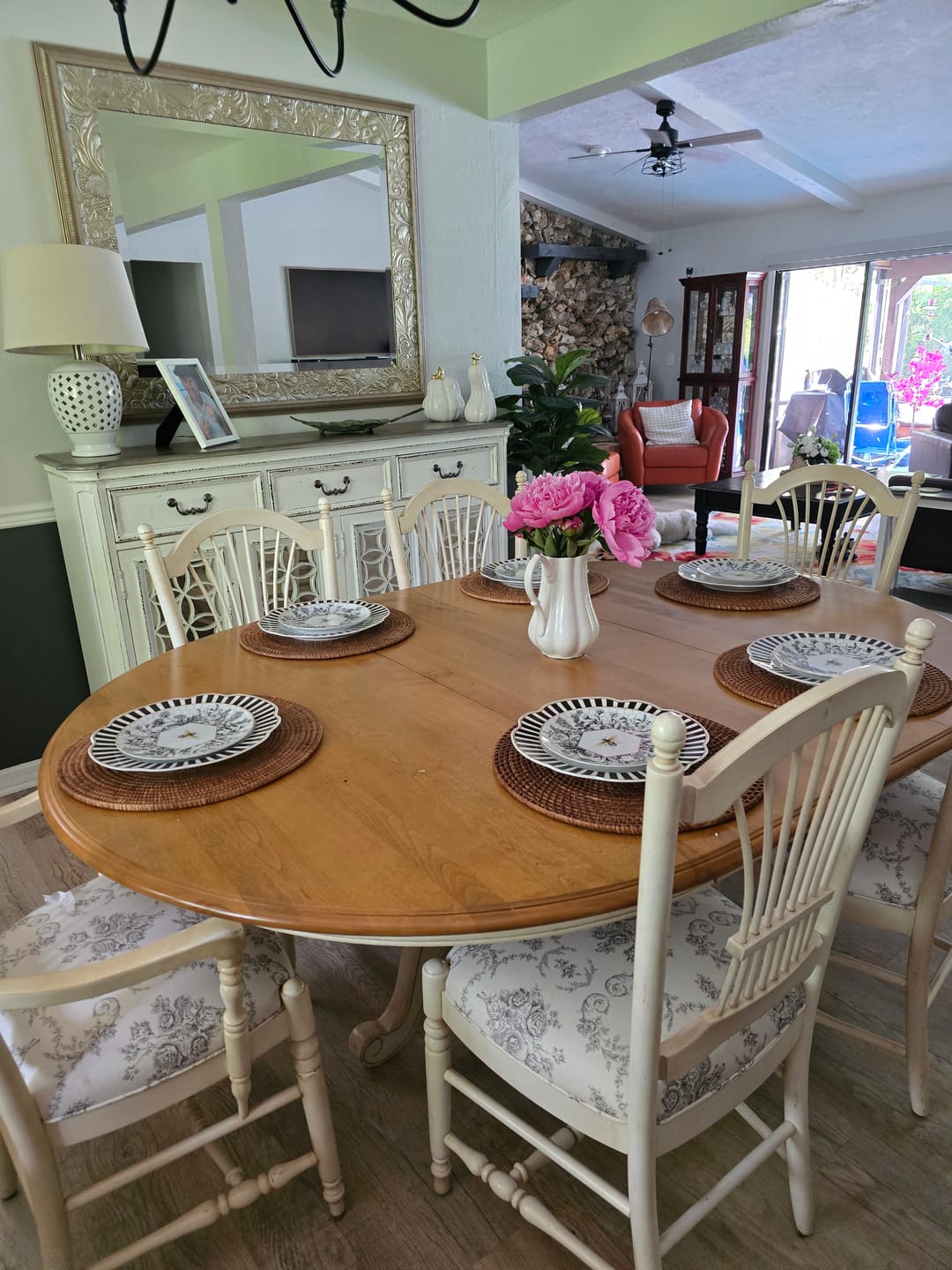 Customer photo review of Black Josephine Stripes and Dots Fine Porcelain Dessert/Dinner Plate