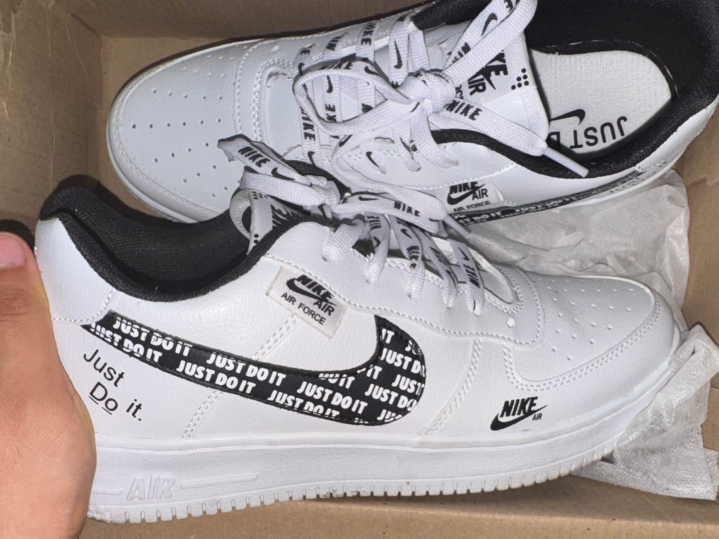 Customer photo review of Tenis 270 Blanco Negro Negro
