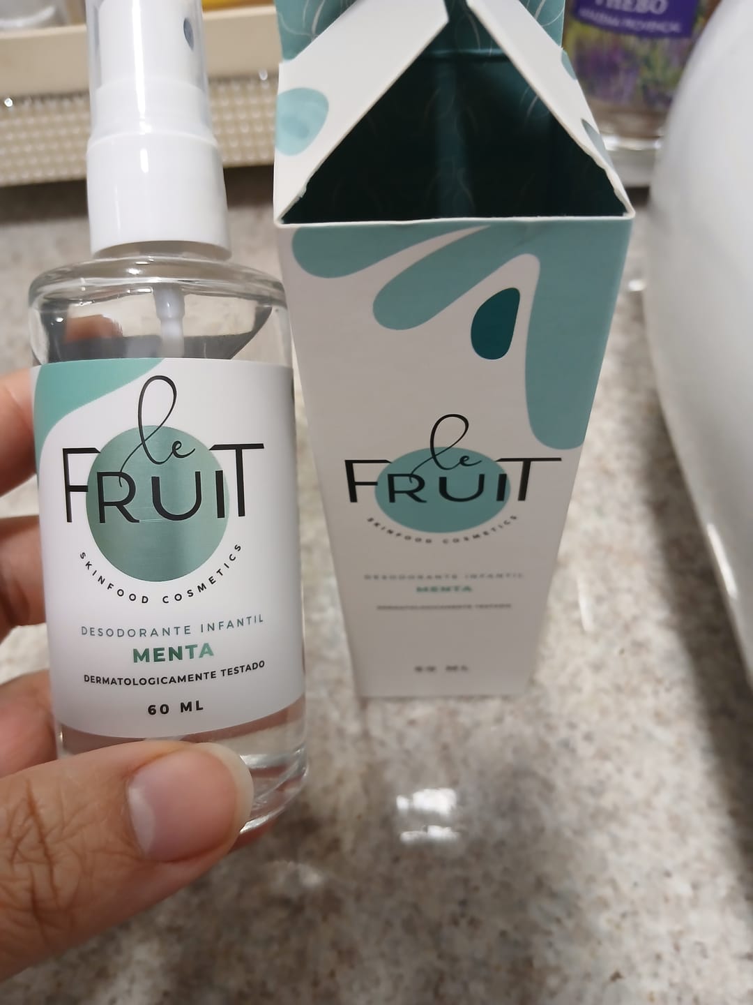 Customer photo review of Desodorante Purificante Teen