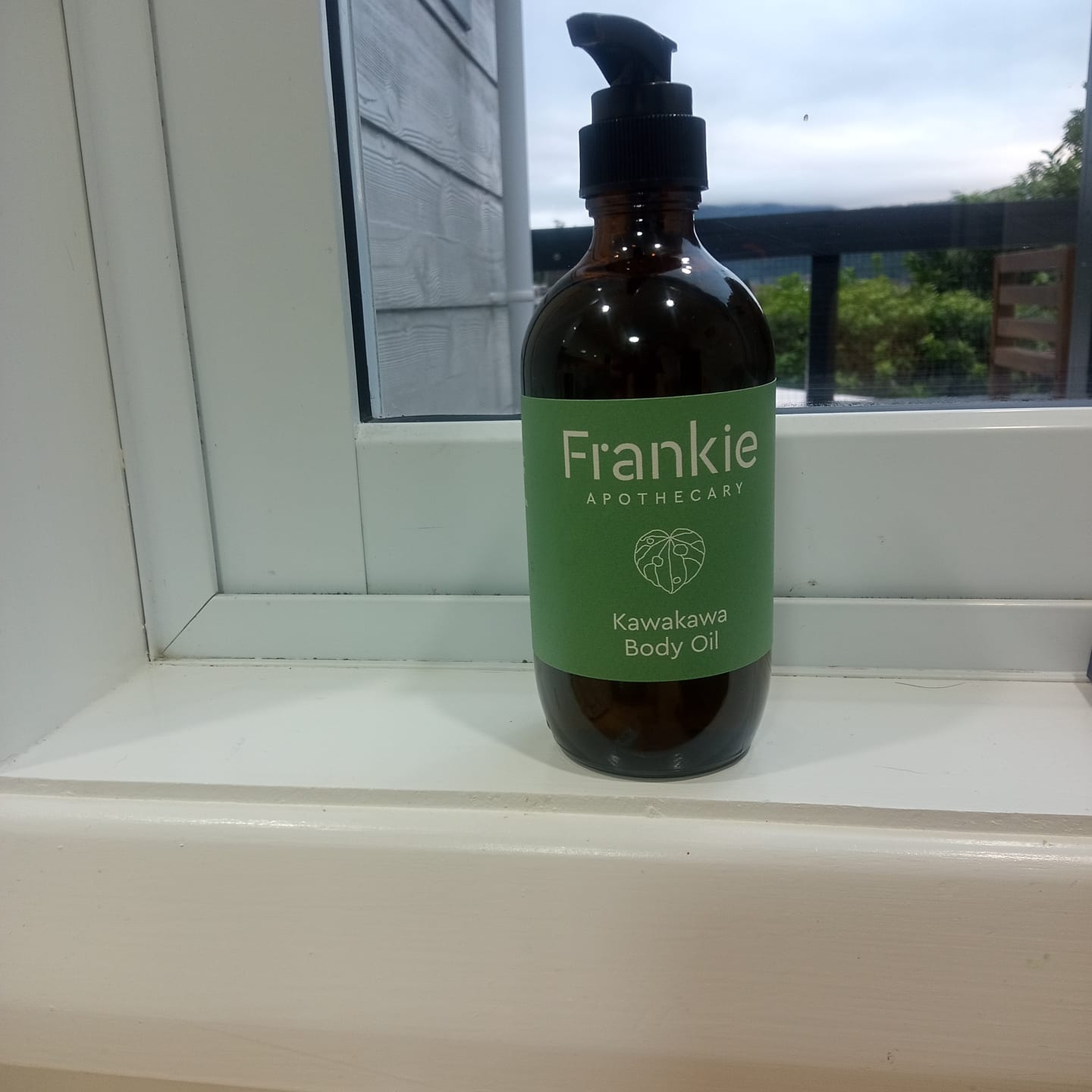 Customer photo review of Kawakawa Body Oil
