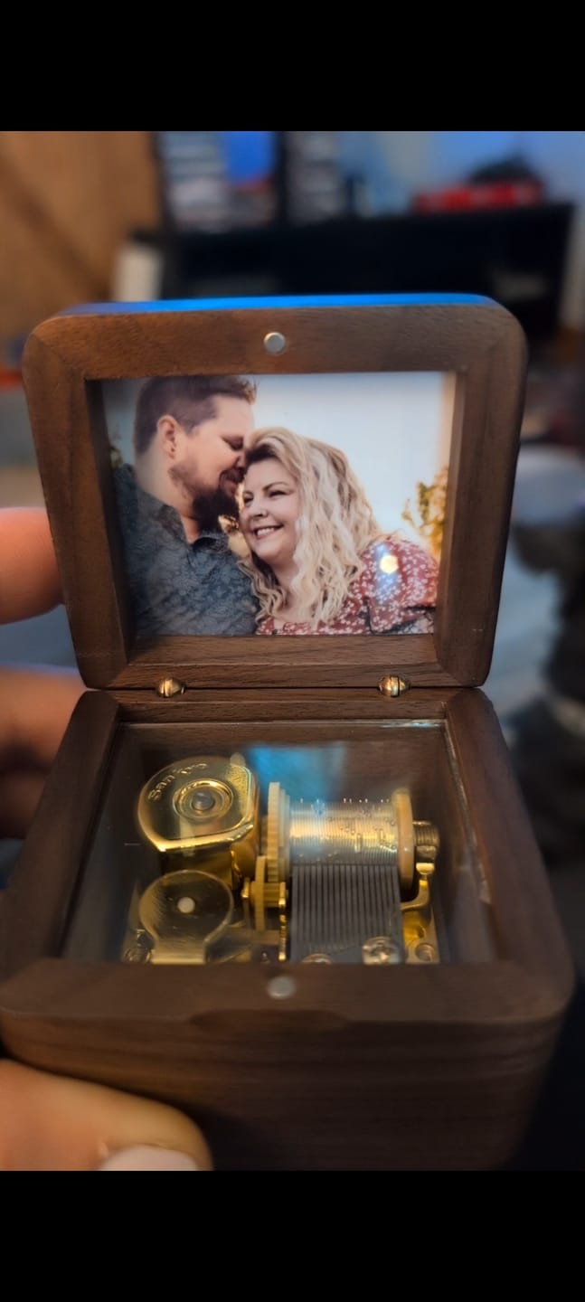 Customer photo review of Koola - Small Music Box with Photo Frame